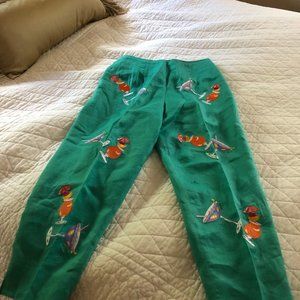 C J Laing Tropical Linen cropped pants with embroidered fun cocktails~  Size 6